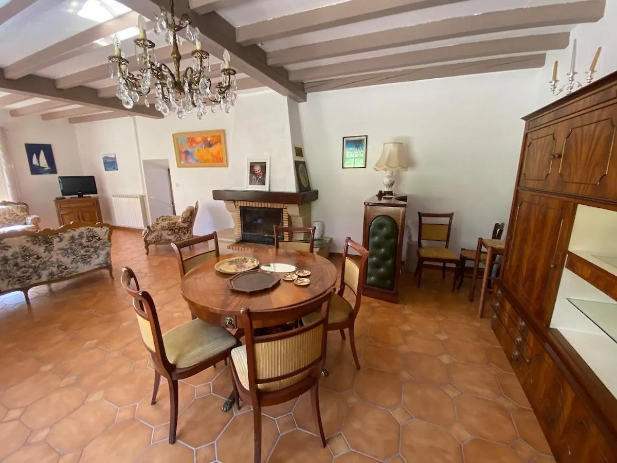 La Maison De Jeanne Tour-de-Faure Сasa de vacaciones